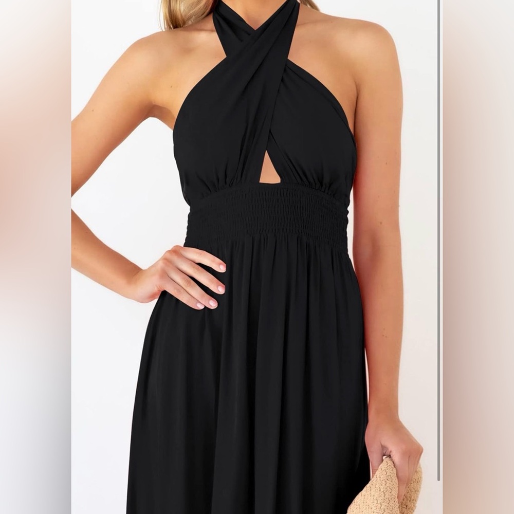 Black Crisscross Halter Maxi Dress - Picture 4 of 9